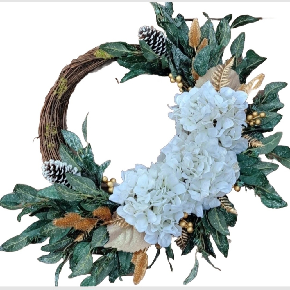 Rustic Winter Wreath - Picture 2 of 11